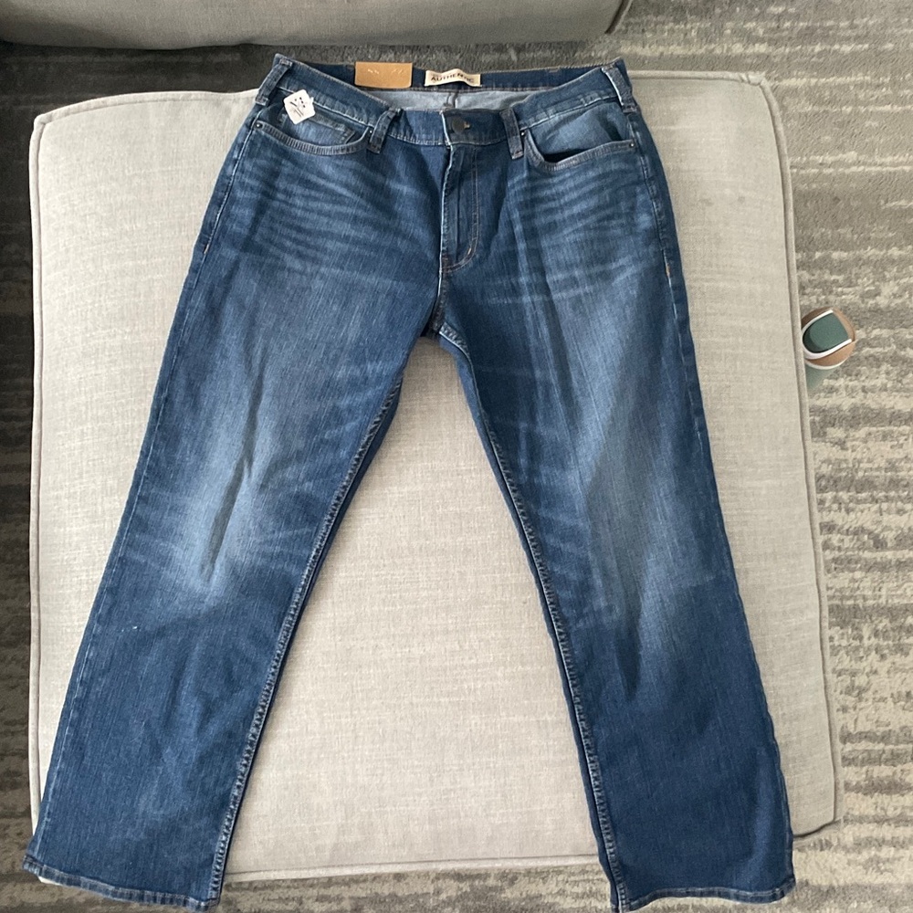 Silver Jeans Men's Classic Blue Straight Jeans